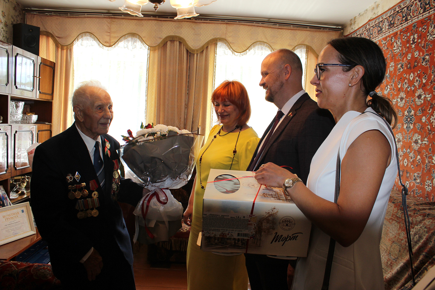 100 ГАДОЎ МУДРАСЦІ, ПРАЦЫ І МУЖНАСЦІ